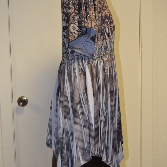 Ladies top - Picture 2 of 3